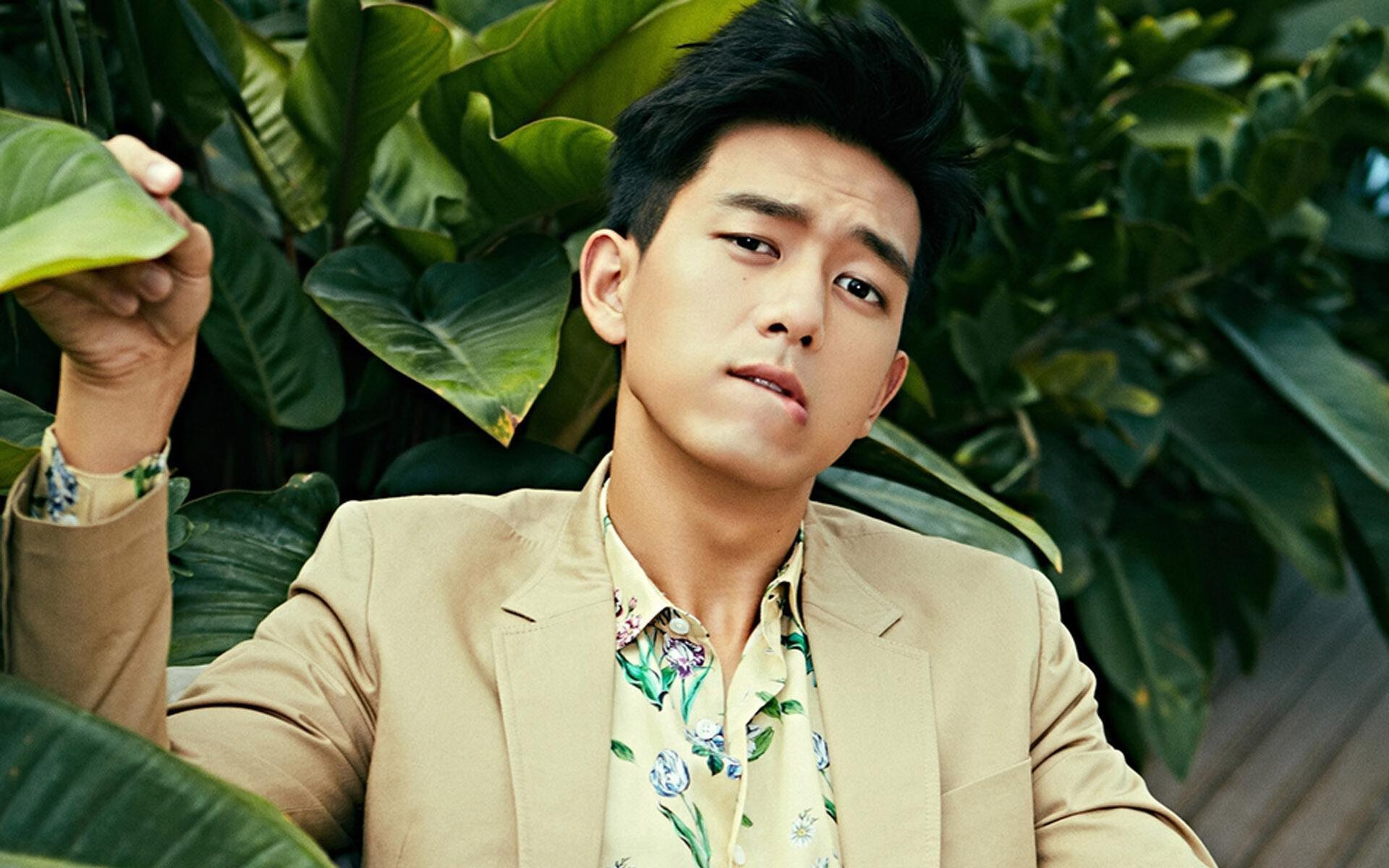 九游APP官网-“泥浆飞扬：雨天泥道的疯狂追逐”，泥浆视频