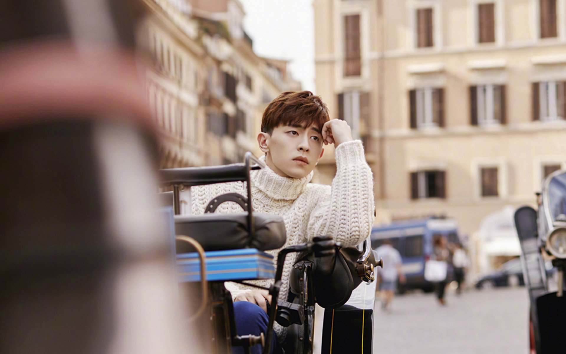 中国驻菲律宾大使馆联合湾区翼龙篮球队等举办篮球慈善活动,促进中菲体育文化交流。