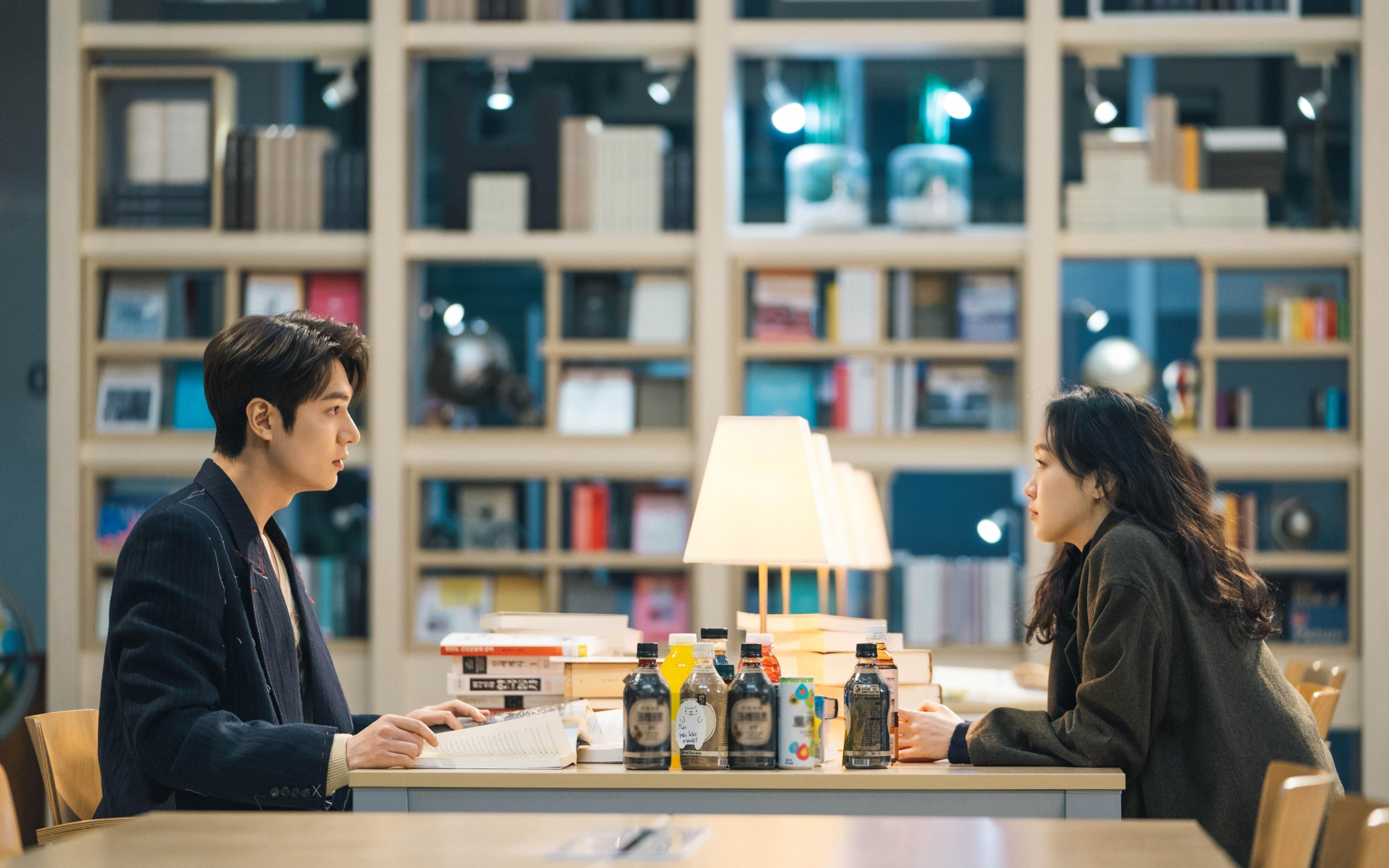 巴尔:全黑队中场“调度员”,精准传球打破僵局