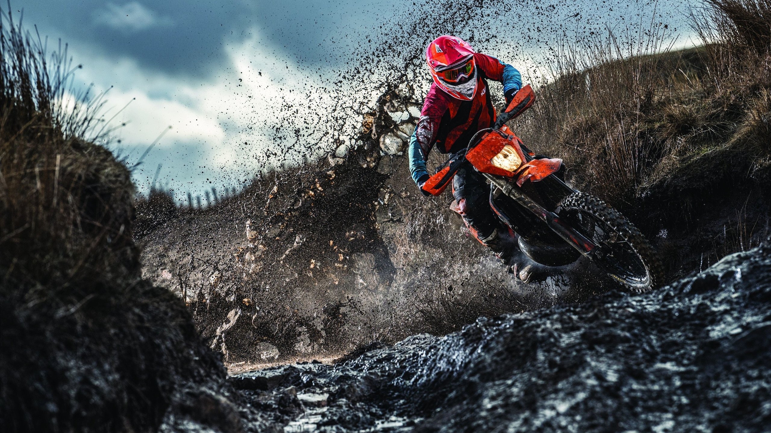 马刺小将训练中展示强烈进攻欲望,马刺新人